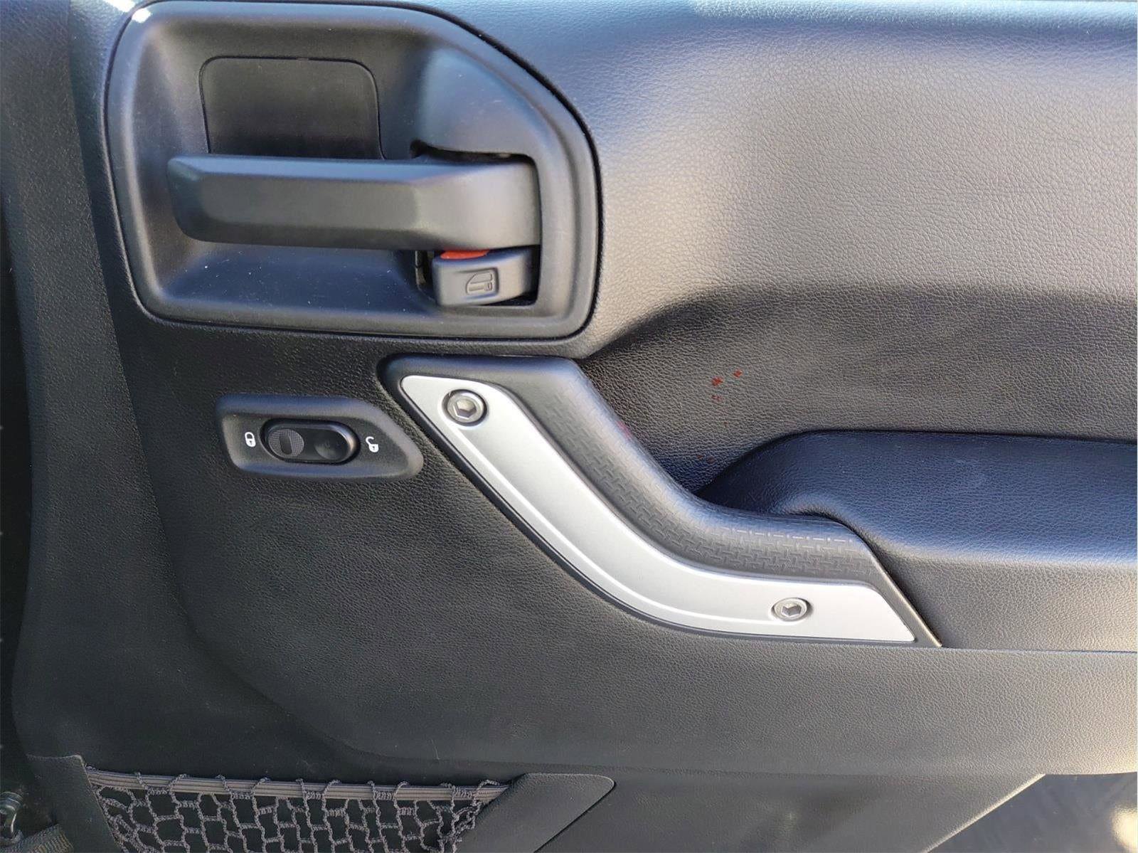 Used 2018 Jeep Wrangler Unlimited Sahara image 26
