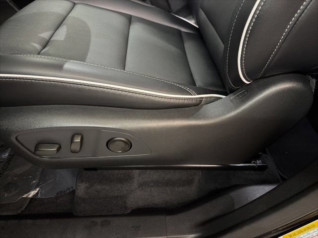 Used 2025 Buick Enclave Preferred AWD/4WD image 9