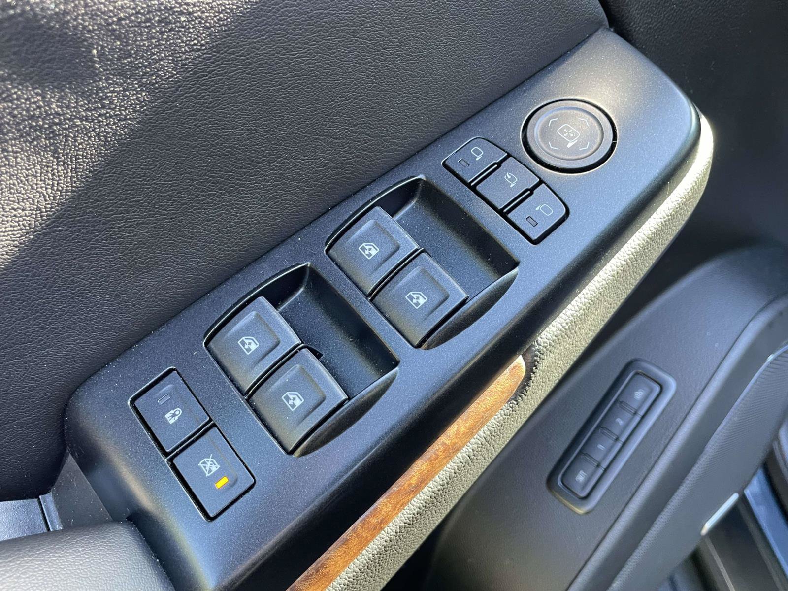 Used 2020 Chevrolet Tahoe Premier AWD/4WD image 20