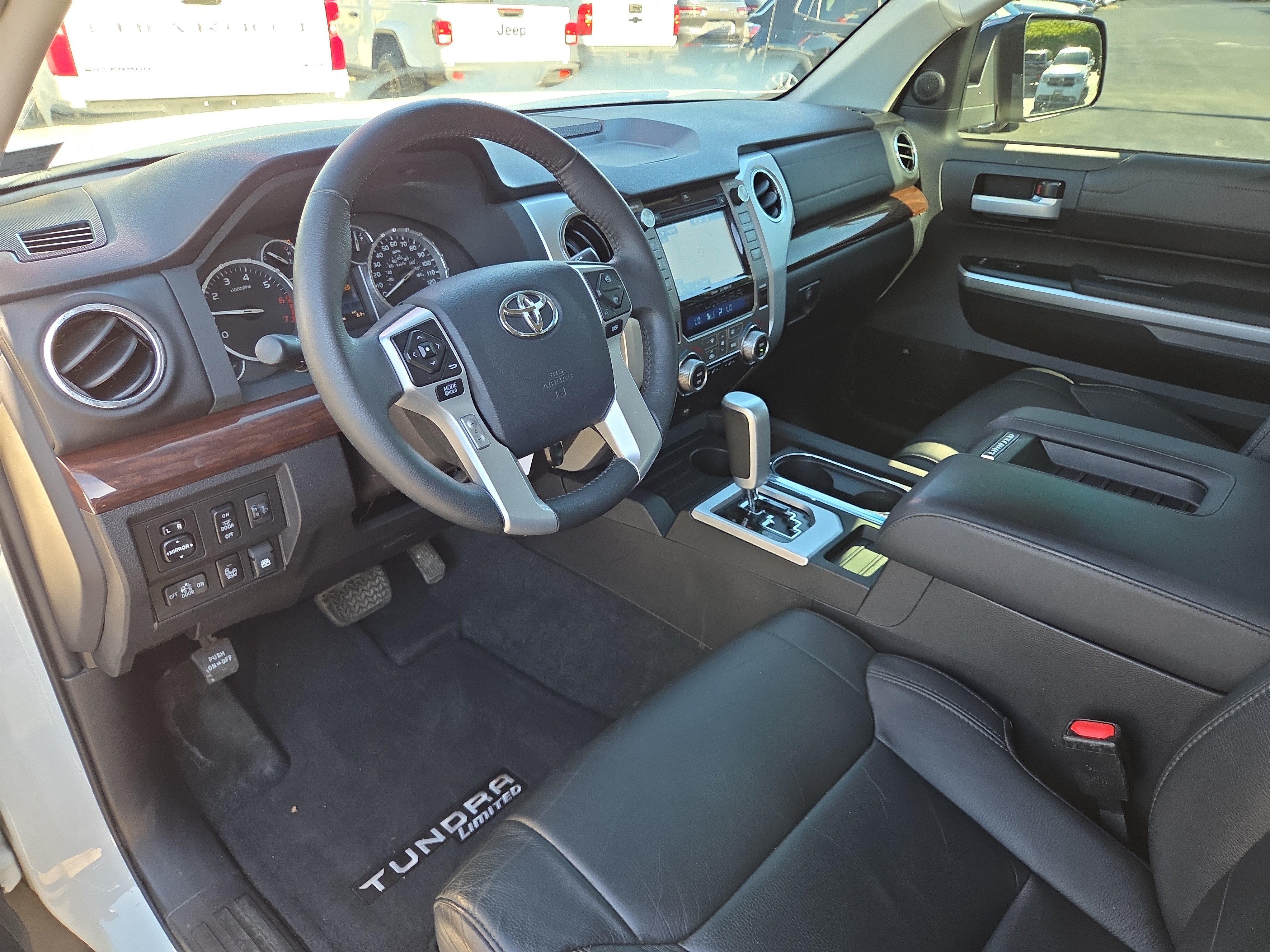 Used 2016 Toyota Tundra Limited w/ Limited Premium Package AWD/4WD image 16