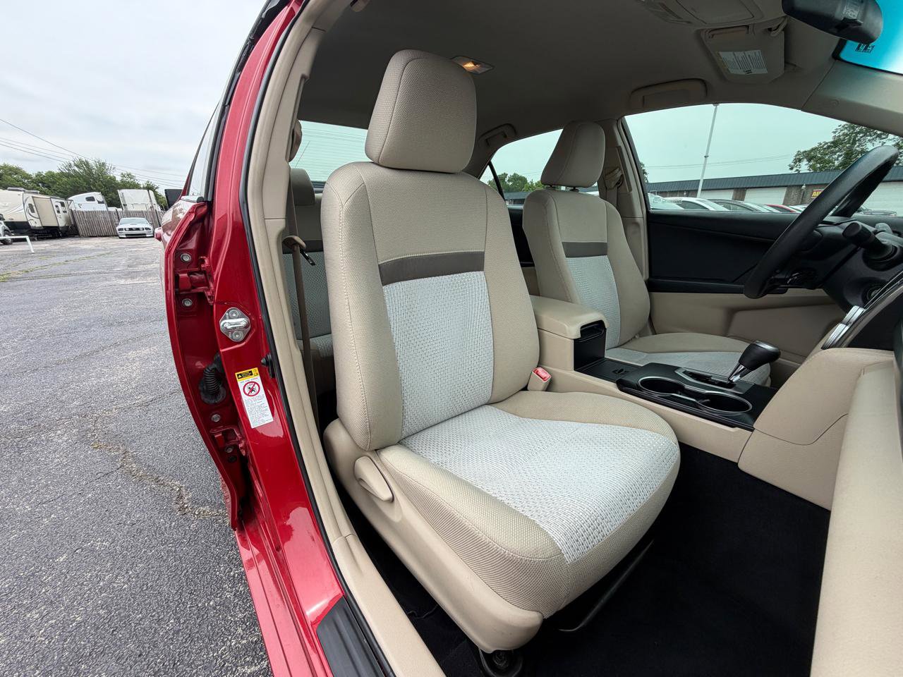 Used 2012 Toyota Camry LE FWD image 16