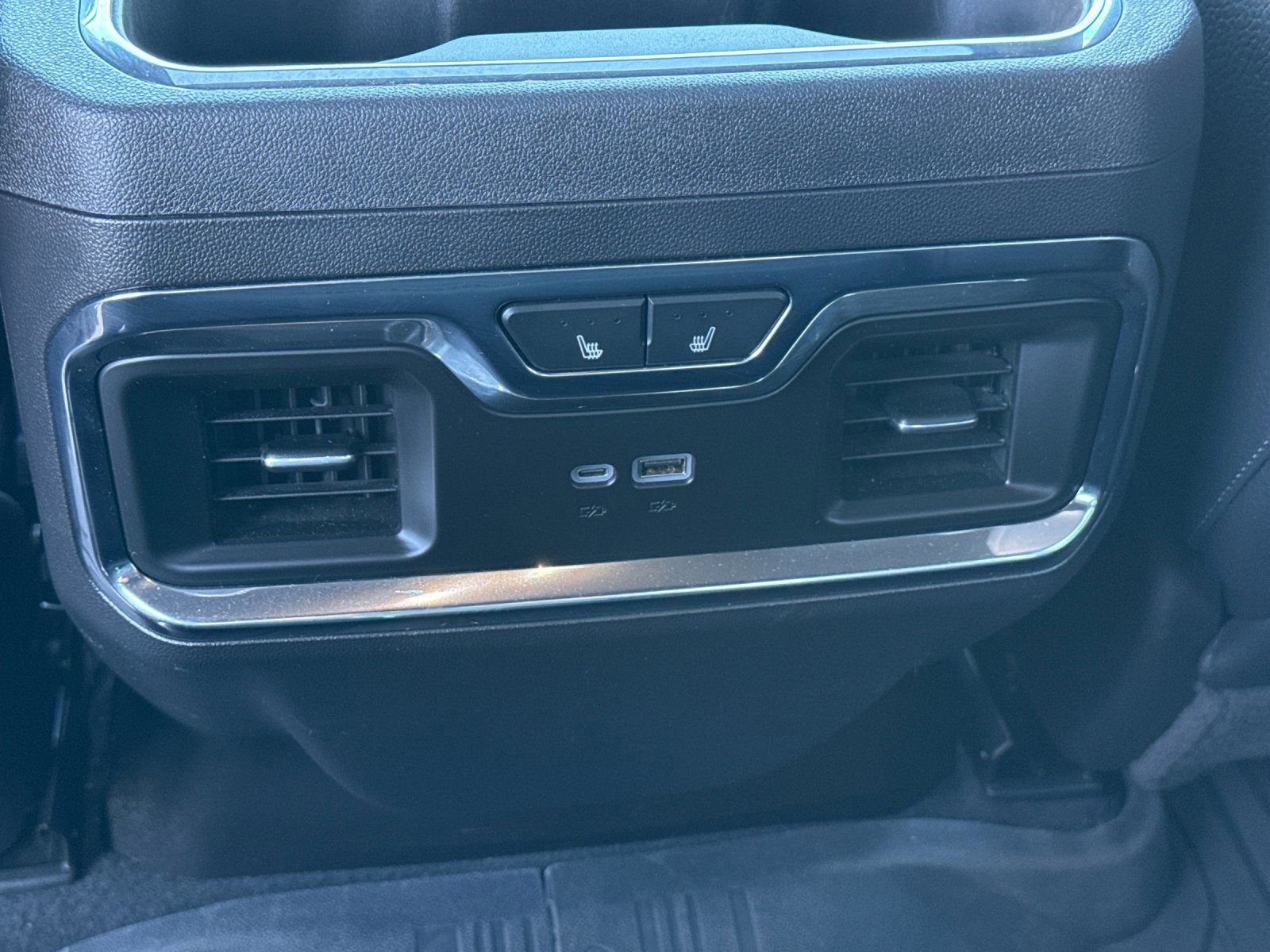 Used 2024 GMC Sierra 1500 Denali image 13