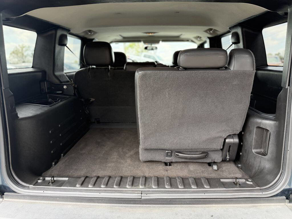 Used 2005 HUMMER H2 w/ Preferred Equipment Group image 12