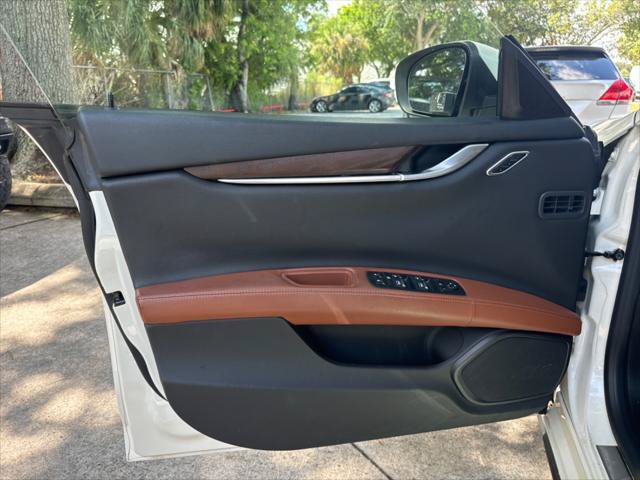 Used 2018 Maserati Ghibli S Q4 AWD/4WD image 14
