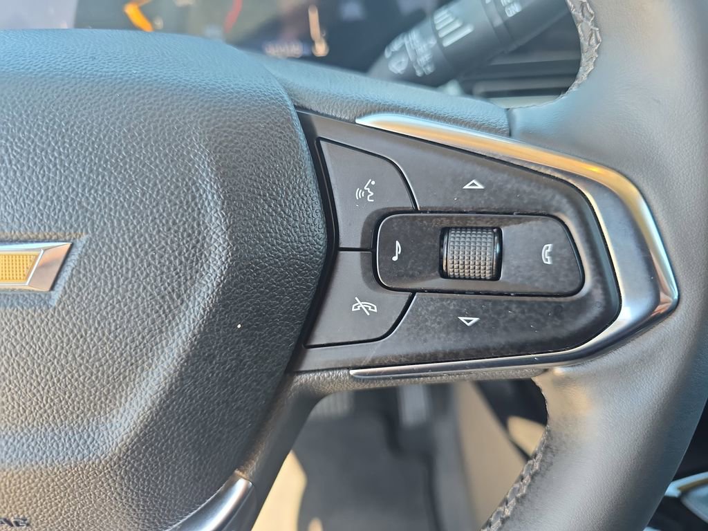 Used 2025 Chevrolet Trax LT w/ LT Convenience Package image 19