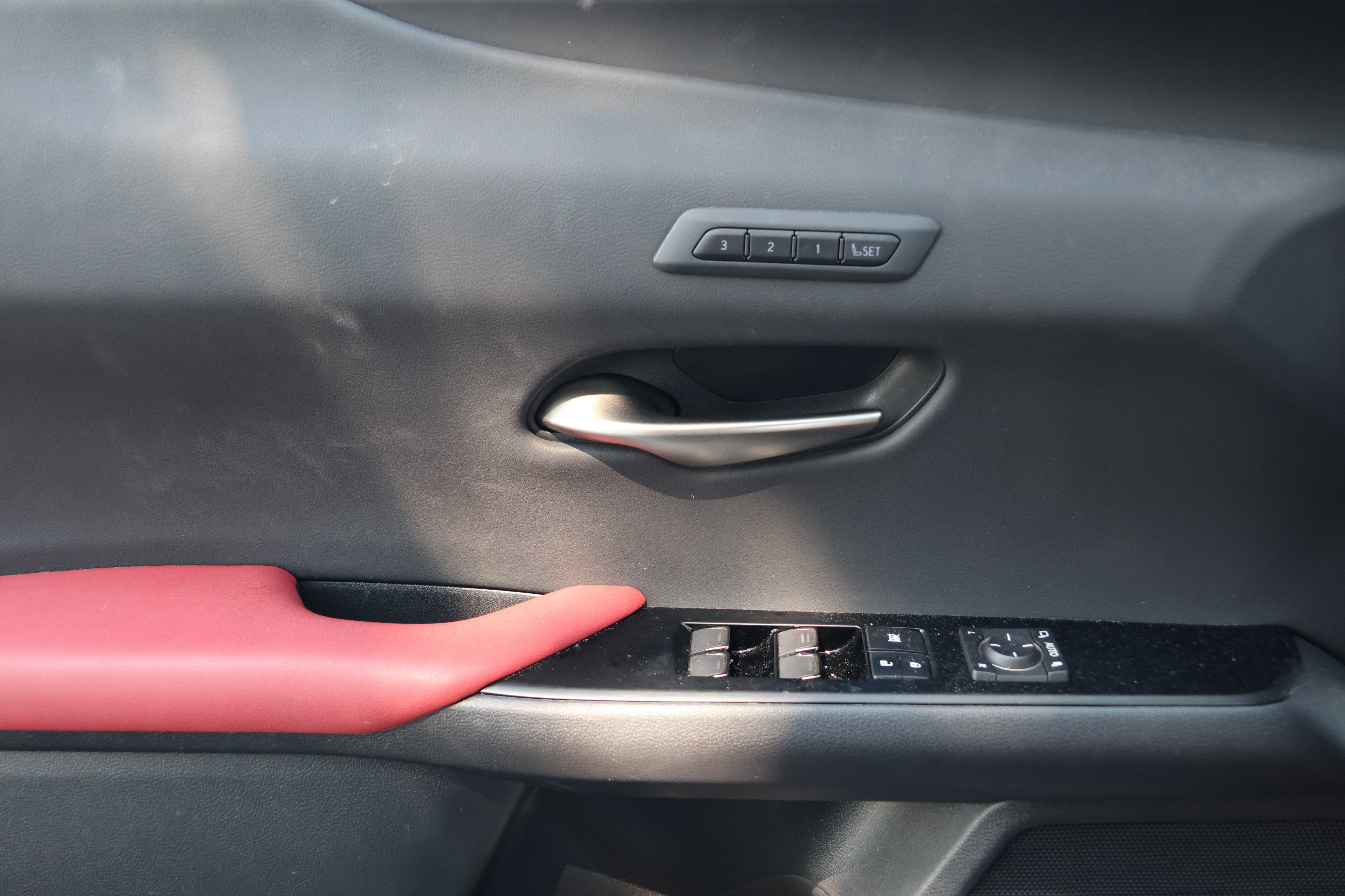 Used 2023 Lexus UX 250h F Sport FWD image 12