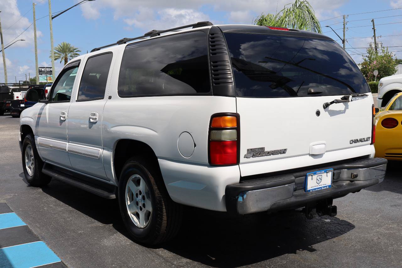 Used 2005 Chevrolet Suburban LT w/ Preferred Equipment Group RWD image 3