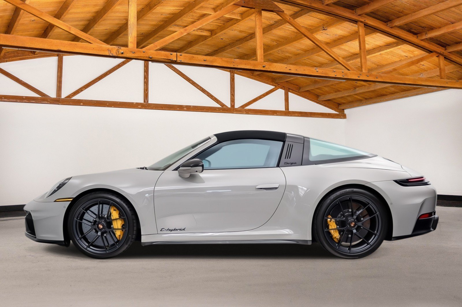 Used 2026 Porsche 911 Targa 4 GTS AWD/4WD image 3