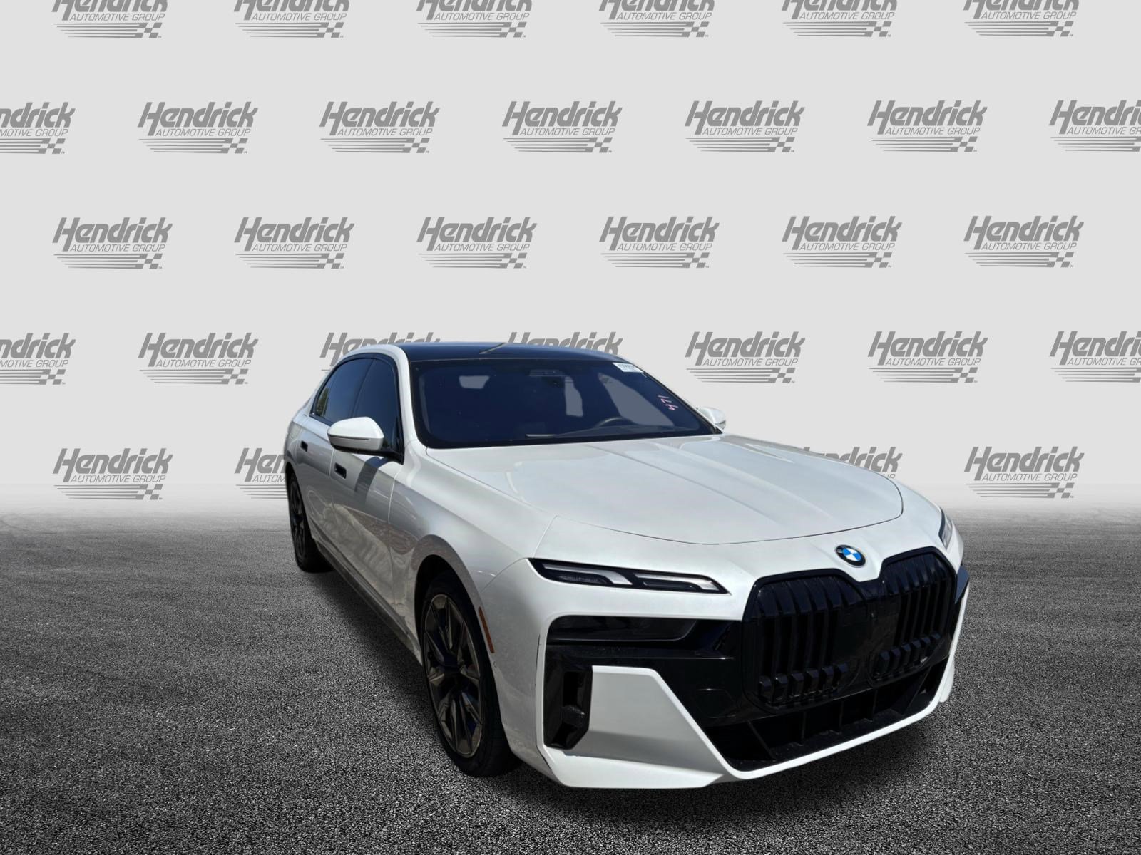 Certified 2023 BMW 760i xDrive AWD/4WD image 2
