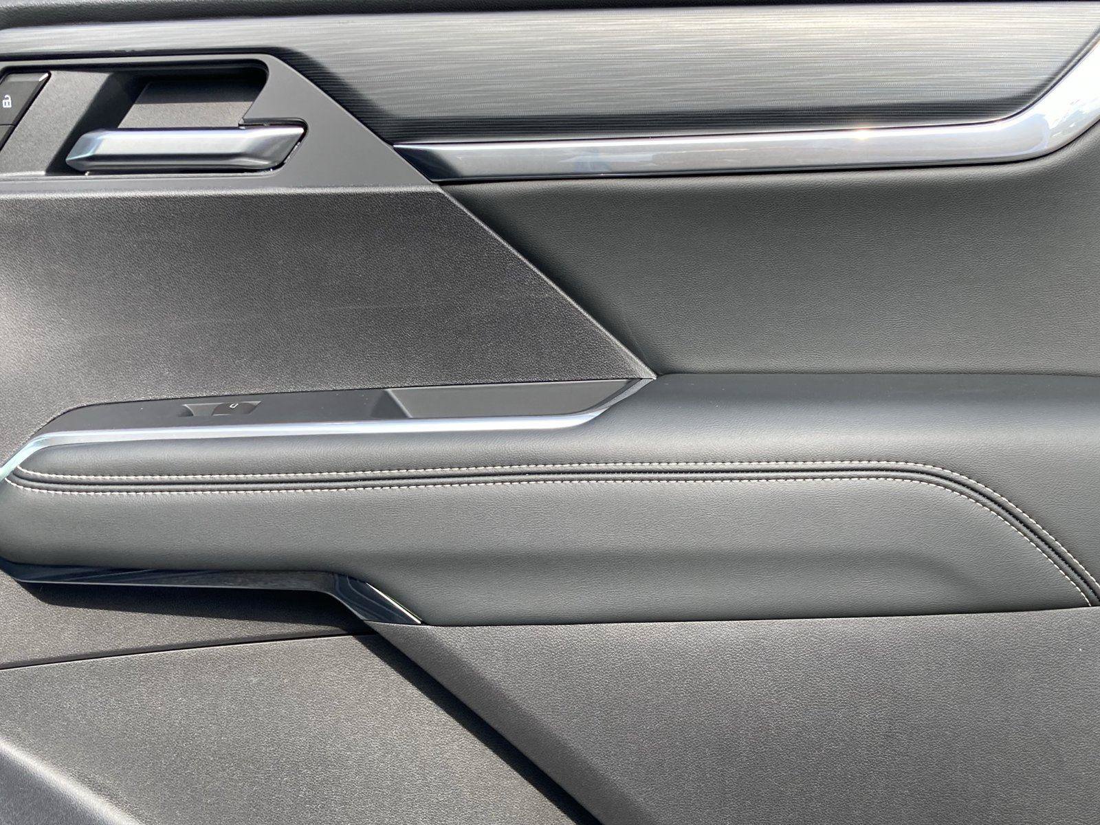 New 2026 GMC Acadia Elevation w/ Elevation Premium Package FWD image 34