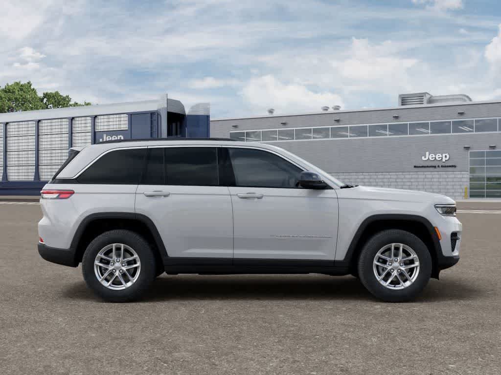 Certified 2025 Jeep Grand Cherokee Laredo X w/ Luxury Tech Group I AWD/4WD image 20
