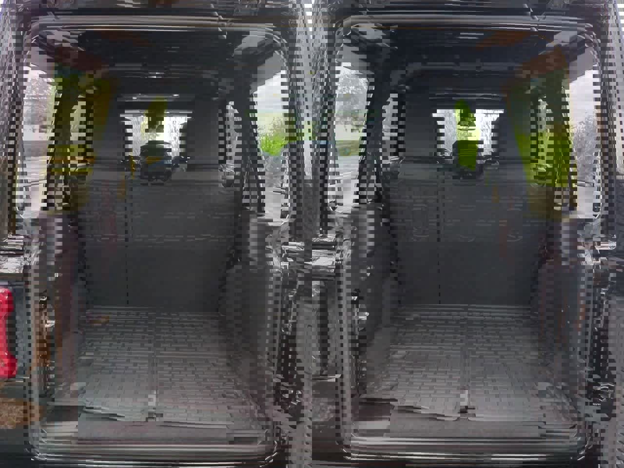 Used 2024 Jeep Wrangler Sahara w/ Safety Group image 34