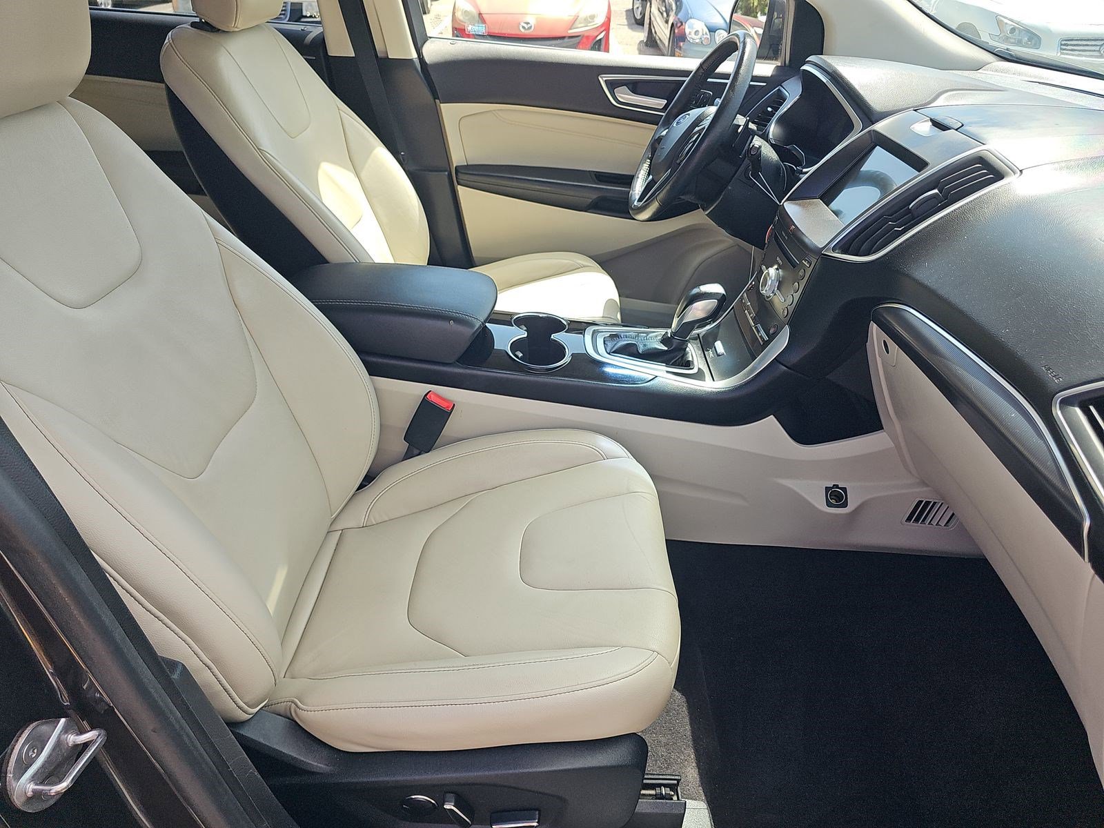 Used 2017 Ford Edge Titanium w/ Technology Package FWD image 14