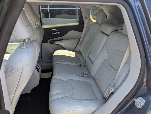Used 2019 Jeep Cherokee Limited AWD/4WD image 25