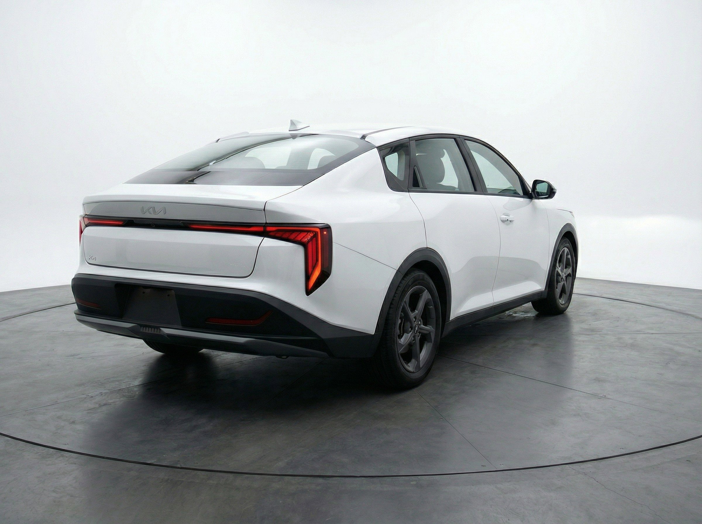 Used 2025 Kia K4 LXS image 9