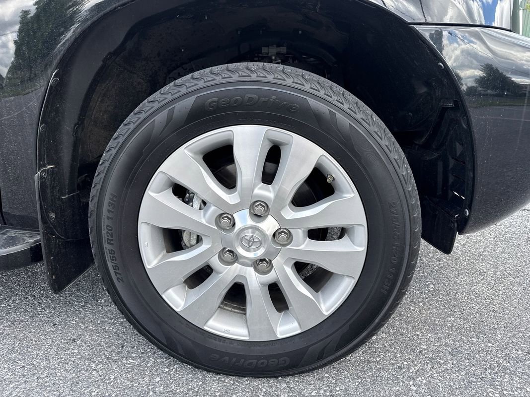 Used 2021 Toyota Sequoia Platinum AWD/4WD image 41