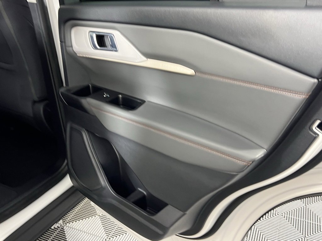 Used 2025 Ford Explorer Active image 31