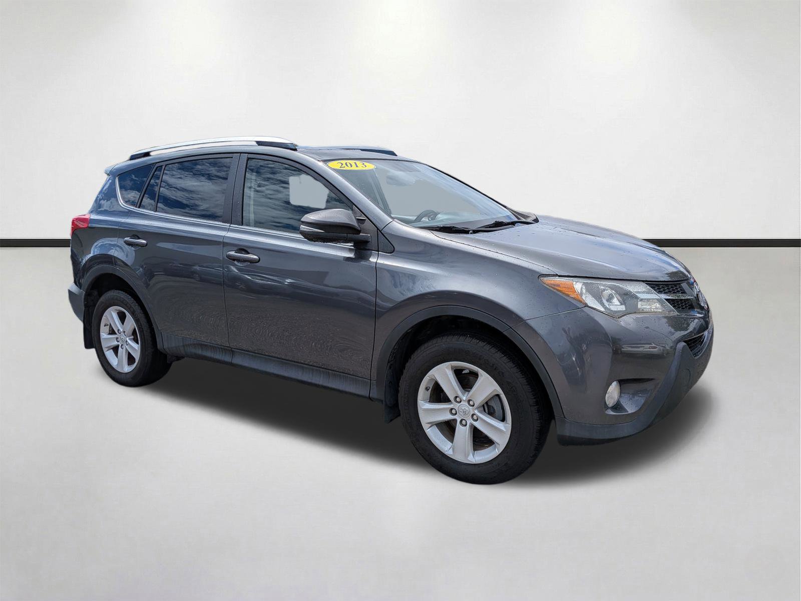 Used 2013 Toyota RAV4 XLE image 2