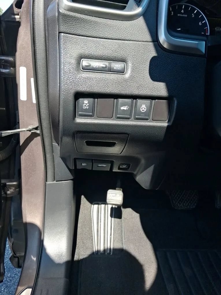 Used 2015 Nissan Murano Platinum w/ Platinum Technology Package FWD image 15