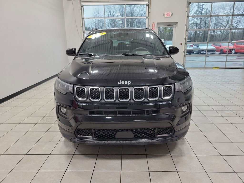 Used 2023 Jeep Compass Latitude AWD/4WD image 5