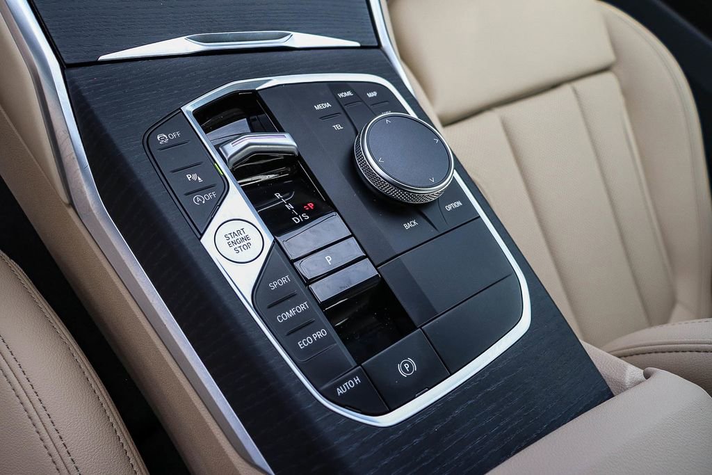 Certified 2025 BMW 330i Sedan w/ Convenience Package image 21