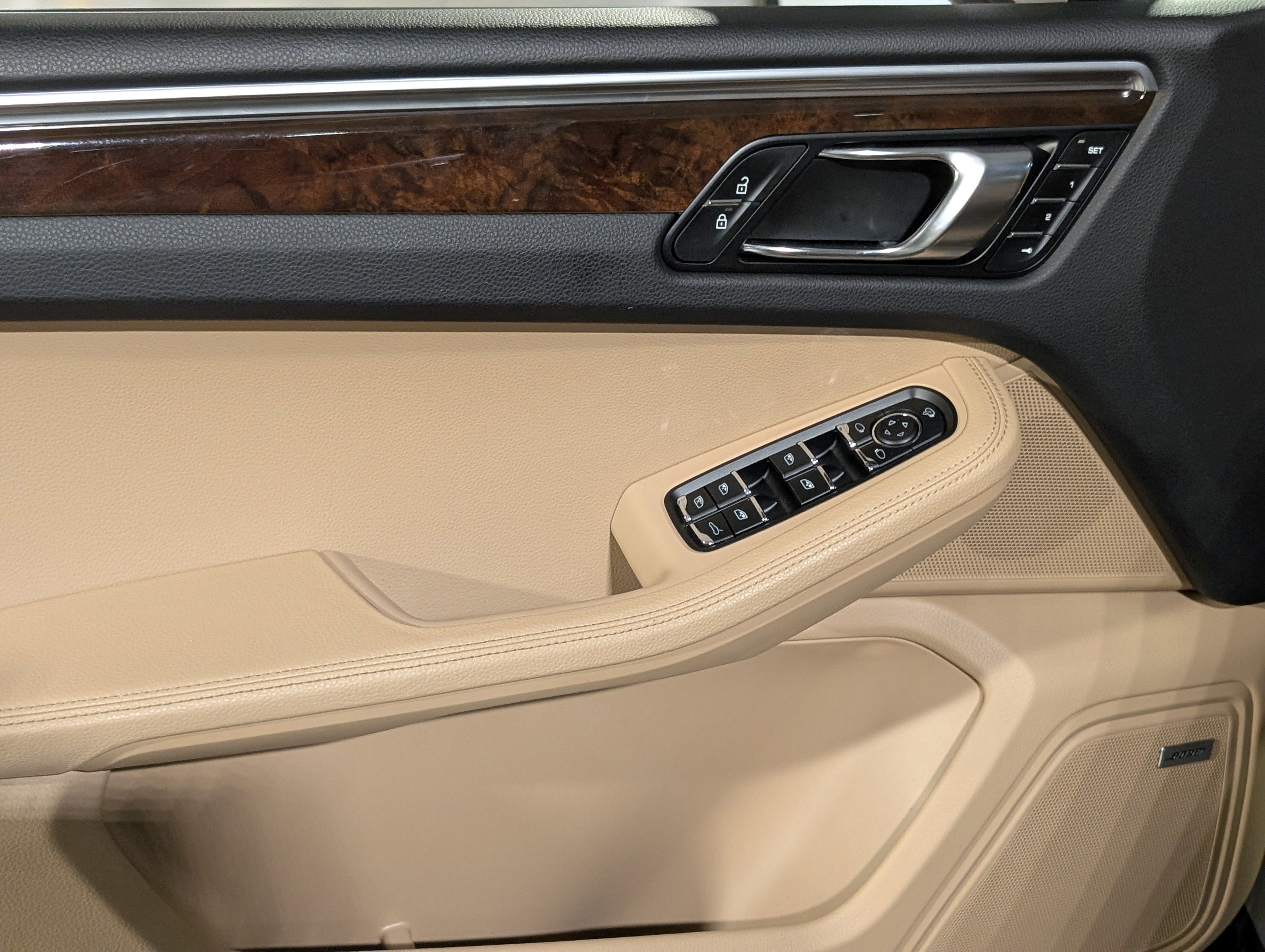 Certified 2022 Porsche Macan image 18