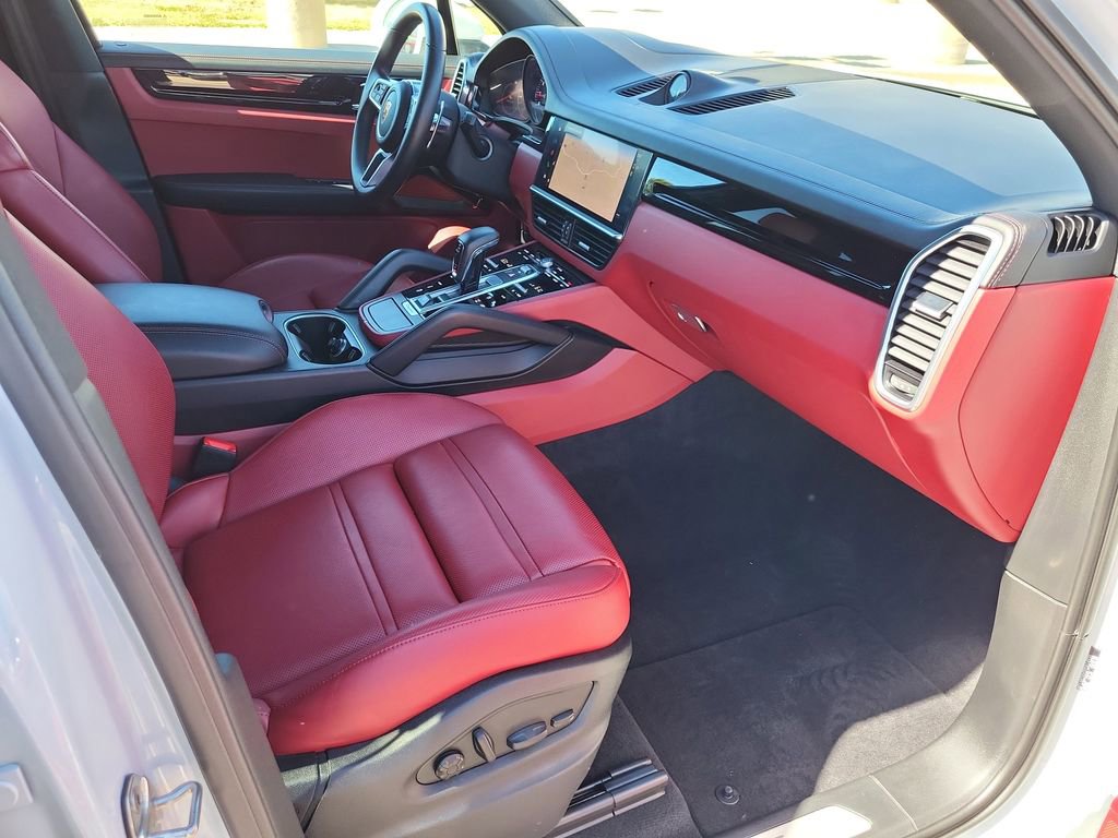 Used 2023 Porsche Cayenne S w/ Premium Package Plus image 15