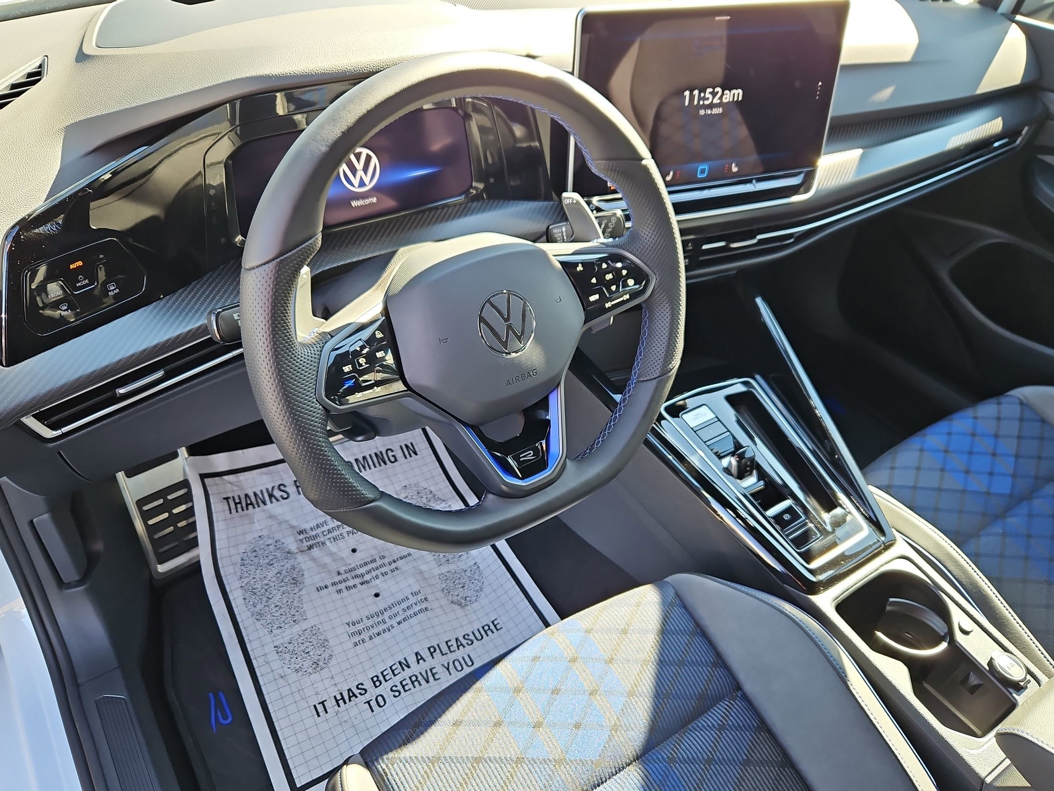 Used 2025 Volkswagen Golf R Black Edition image 12