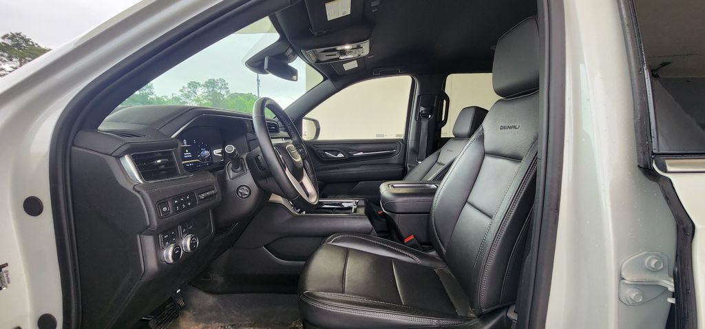 Used 2024 GMC Yukon Denali AWD/4WD image 17