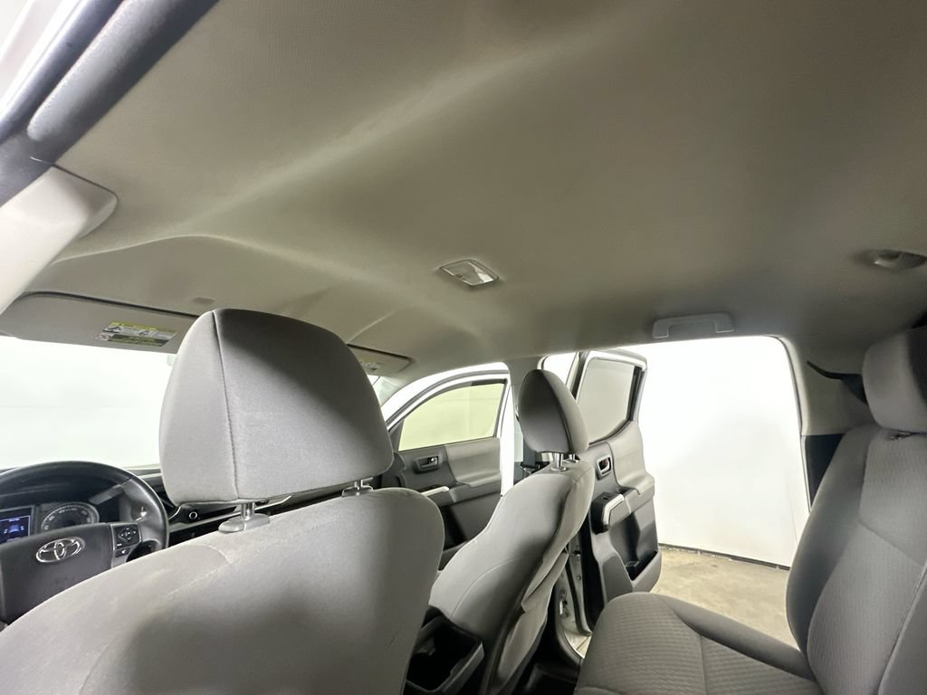Used 2020 Toyota Tacoma SR5 RWD image 13