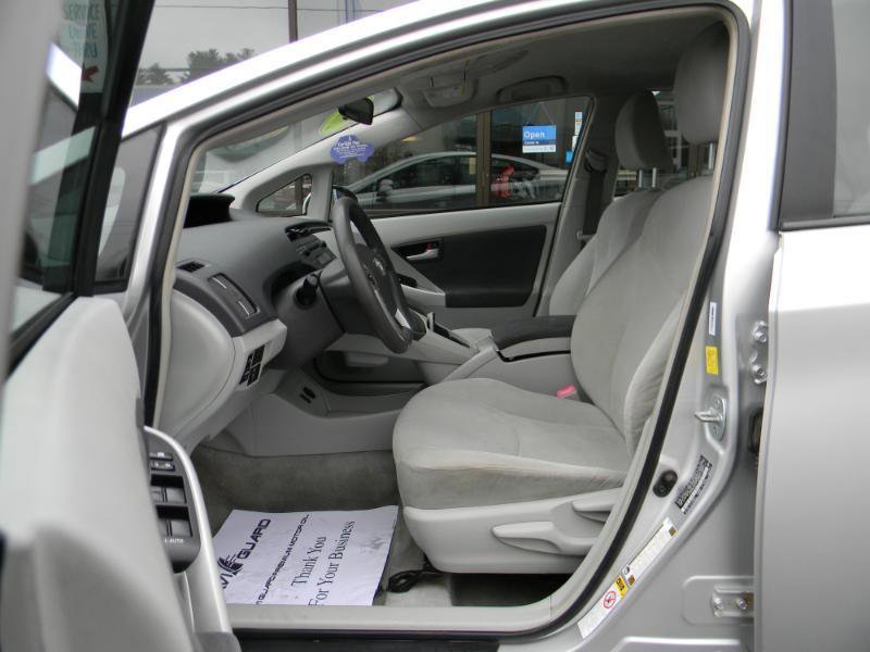 Used 2010 Toyota Prius Five FWD image 11