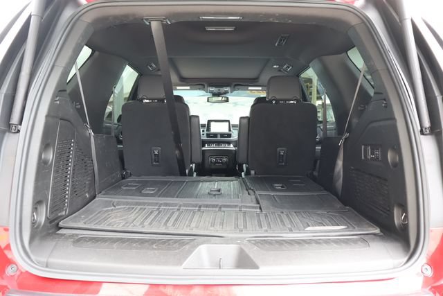 Used 2023 GMC Yukon SLT w/ SLT Premium Package AWD/4WD image 23