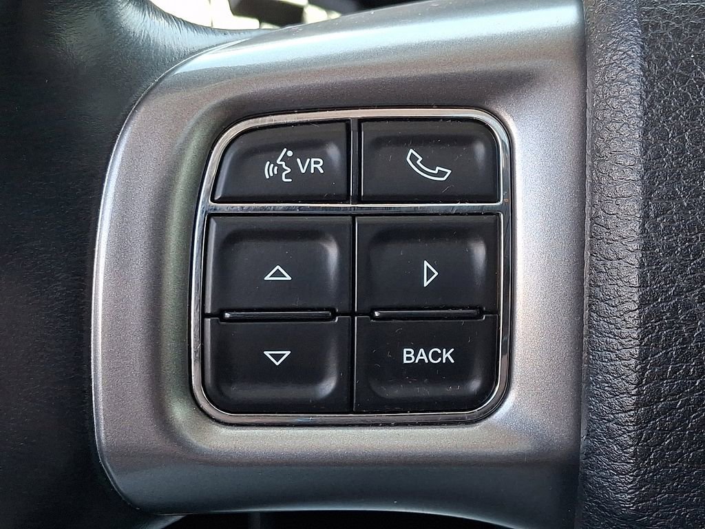 Used 2018 Dodge Journey Crossroad w/ Nav & Sun Group image 23