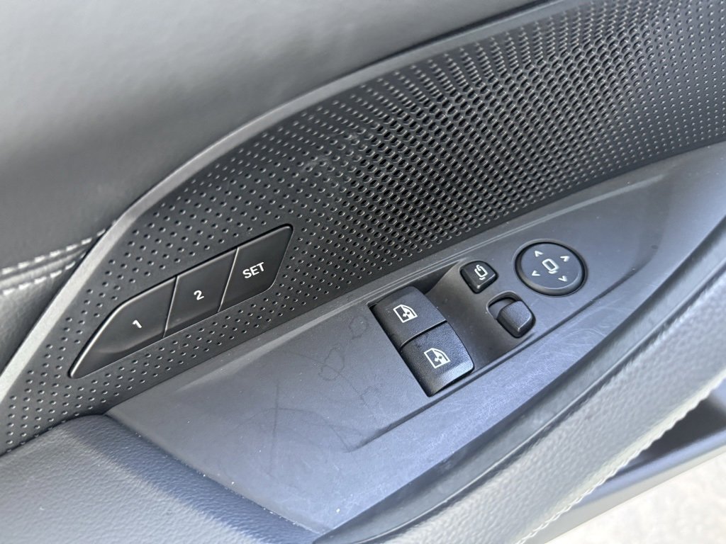 Used 2025 BMW 430i Coupe w/ Convenience Package image 7