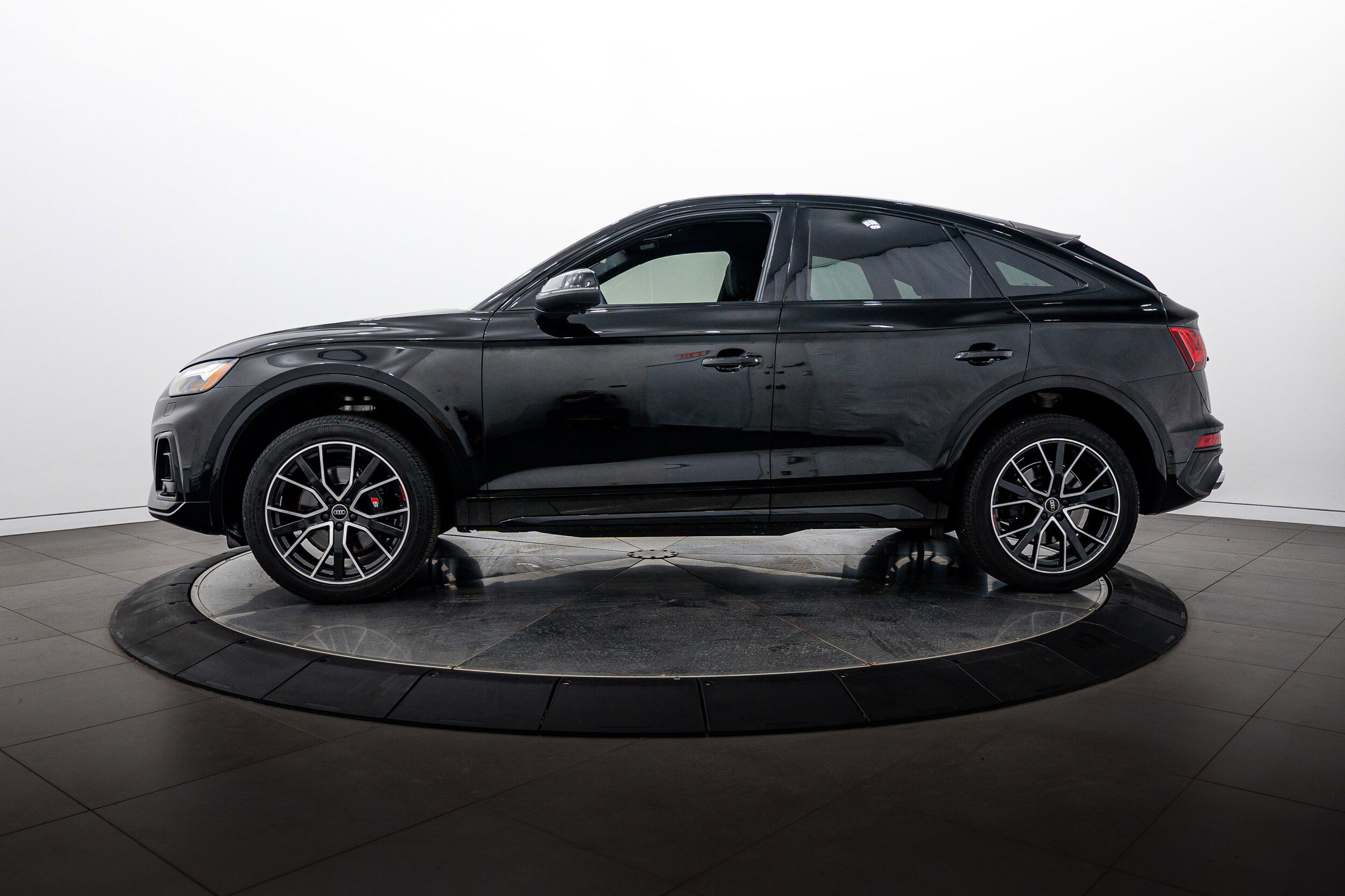 Certified 2024 Audi SQ5 Prestige w/ Prestige Package AWD/4WD image 6