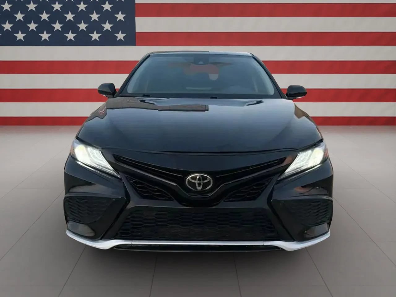 Used 2024 Toyota Camry XSE FWD image 3