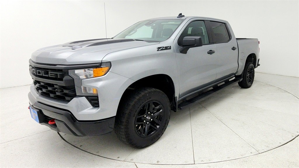 Used 2024 Chevrolet Silverado 1500 Custom Trail Boss w/ LPO, Dark Essentials Package image 4