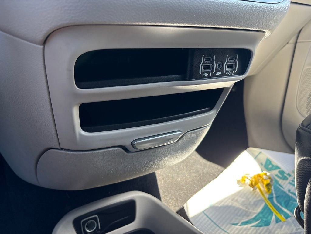 Used 2023 Chrysler Pacifica Touring-L FWD image 26