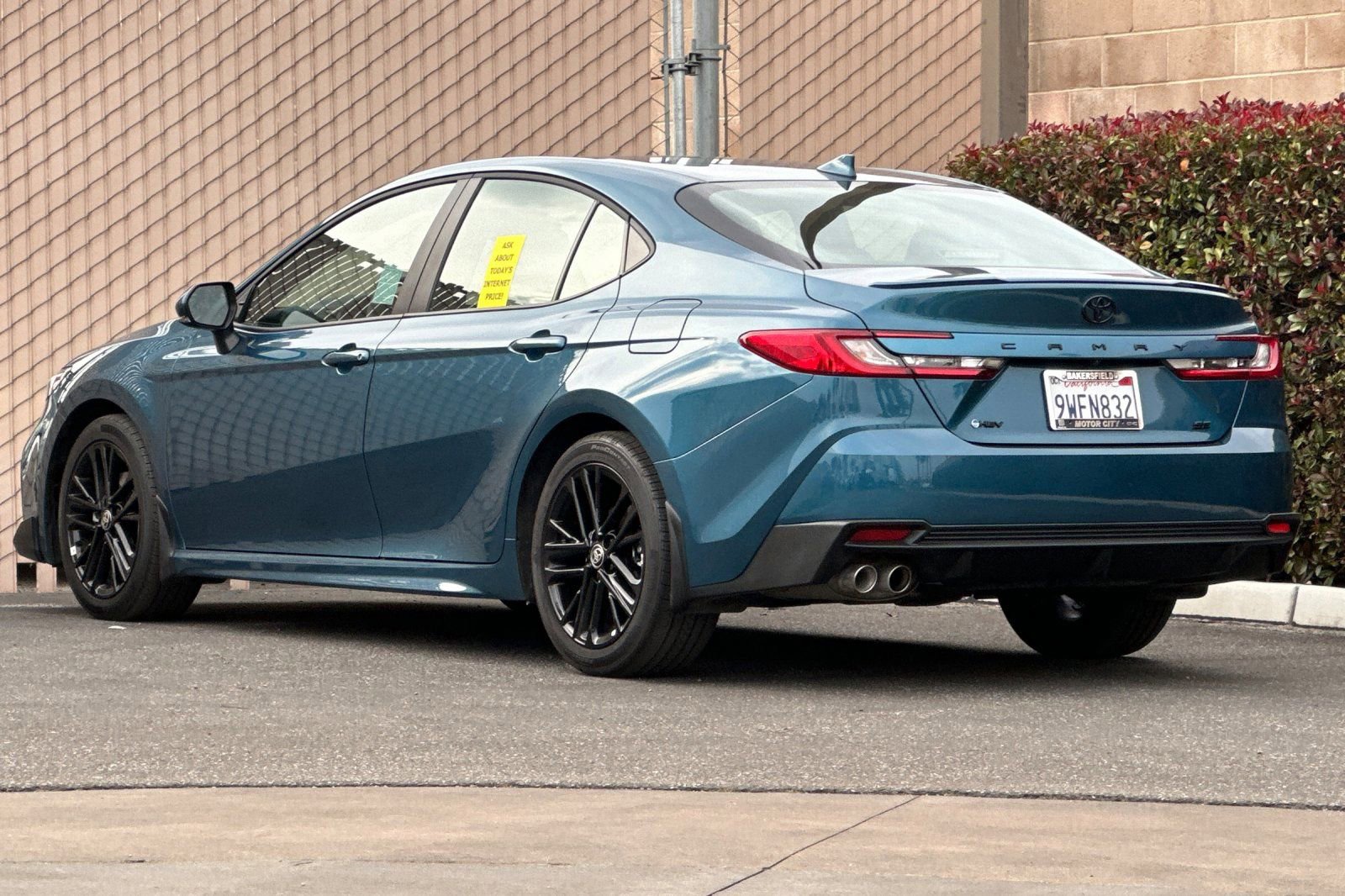 Used 2026 Toyota Camry SE image 6