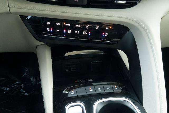 Used 2021 Buick Envision Avenir w/ Technology Package II image 20