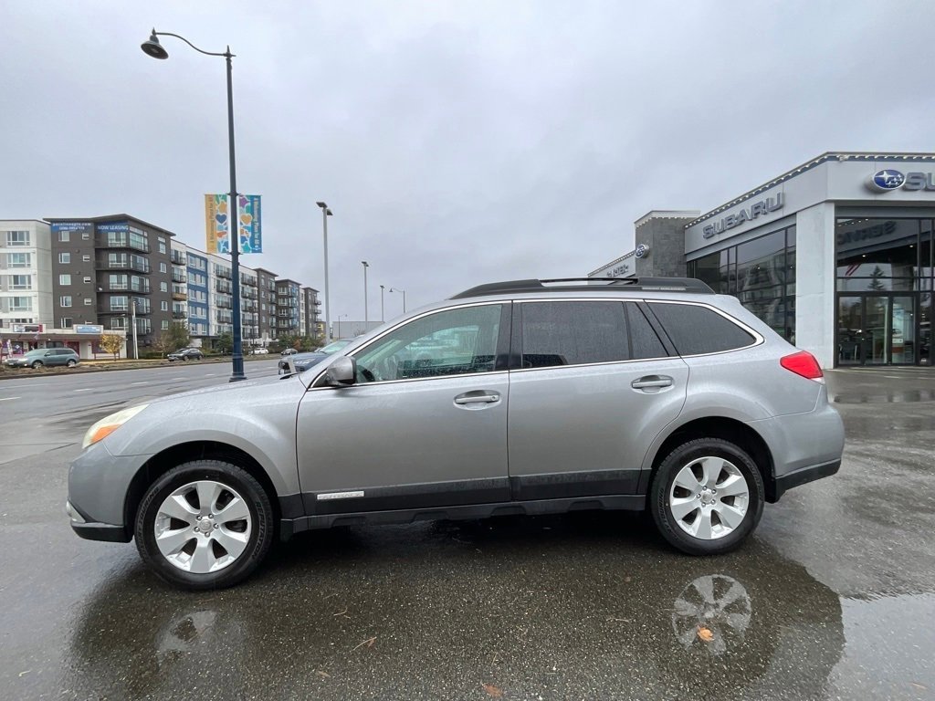 Used 2011 Subaru Outback 2.5i Premium w/ All-Weather Pkg image 5