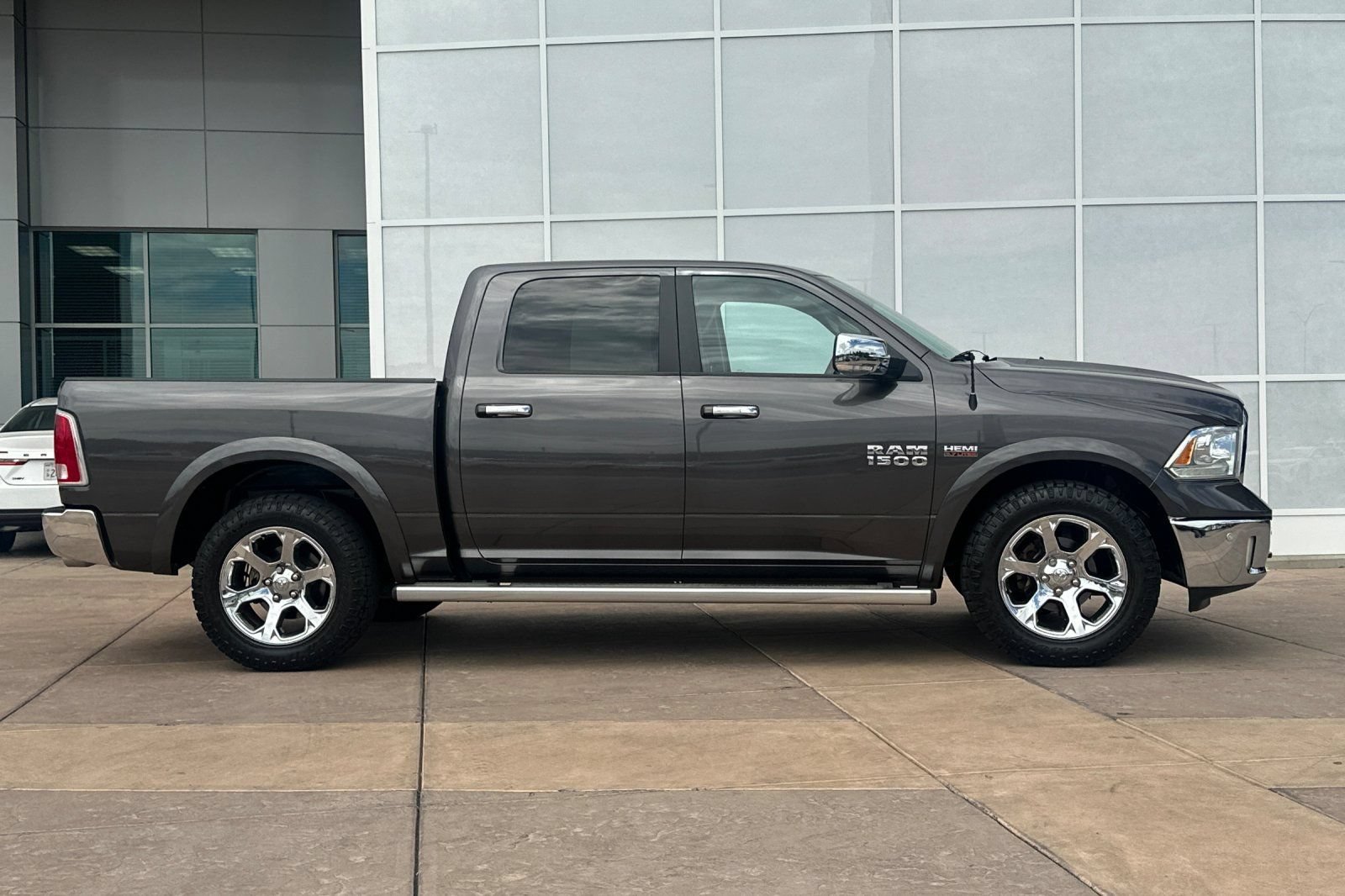 Used 2014 RAM 1500 Laramie w/ Convenience Group AWD/4WD video 3