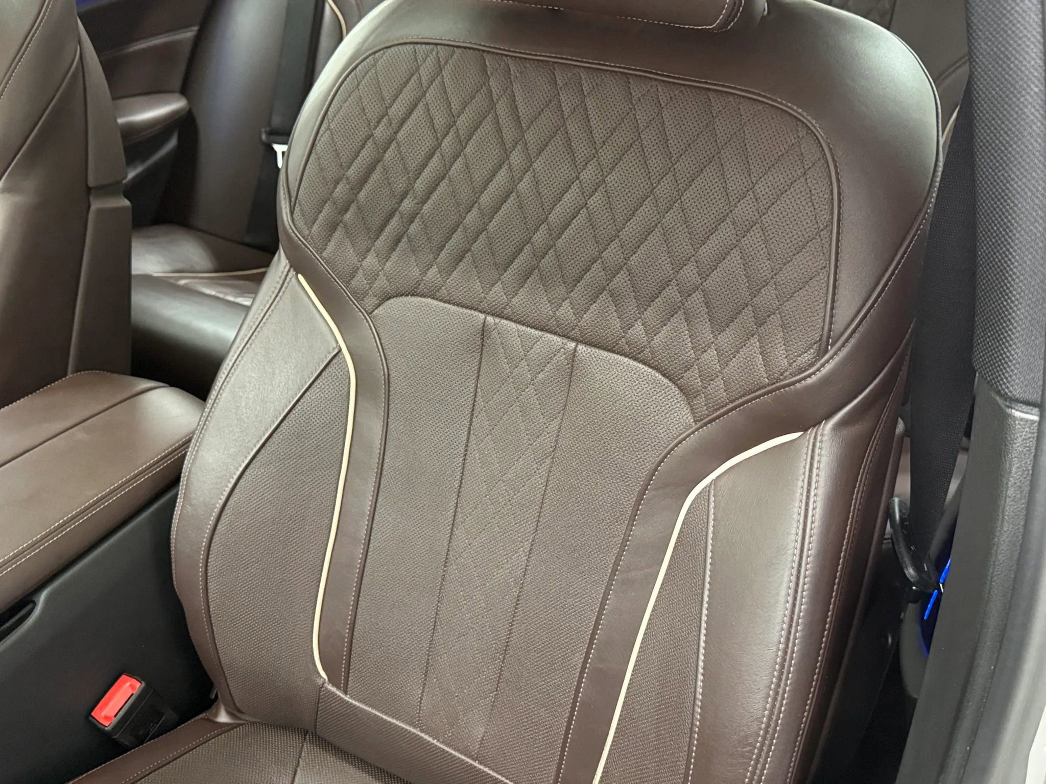 Used 2019 BMW 540i w/ M Sport Package image 28