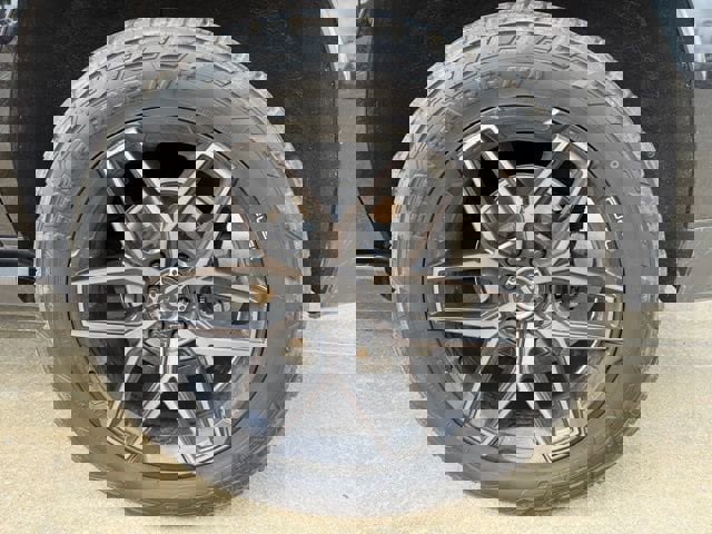 Used 2024 GMC Yukon AT4 w/ AT4 Premium Plus Package image 6