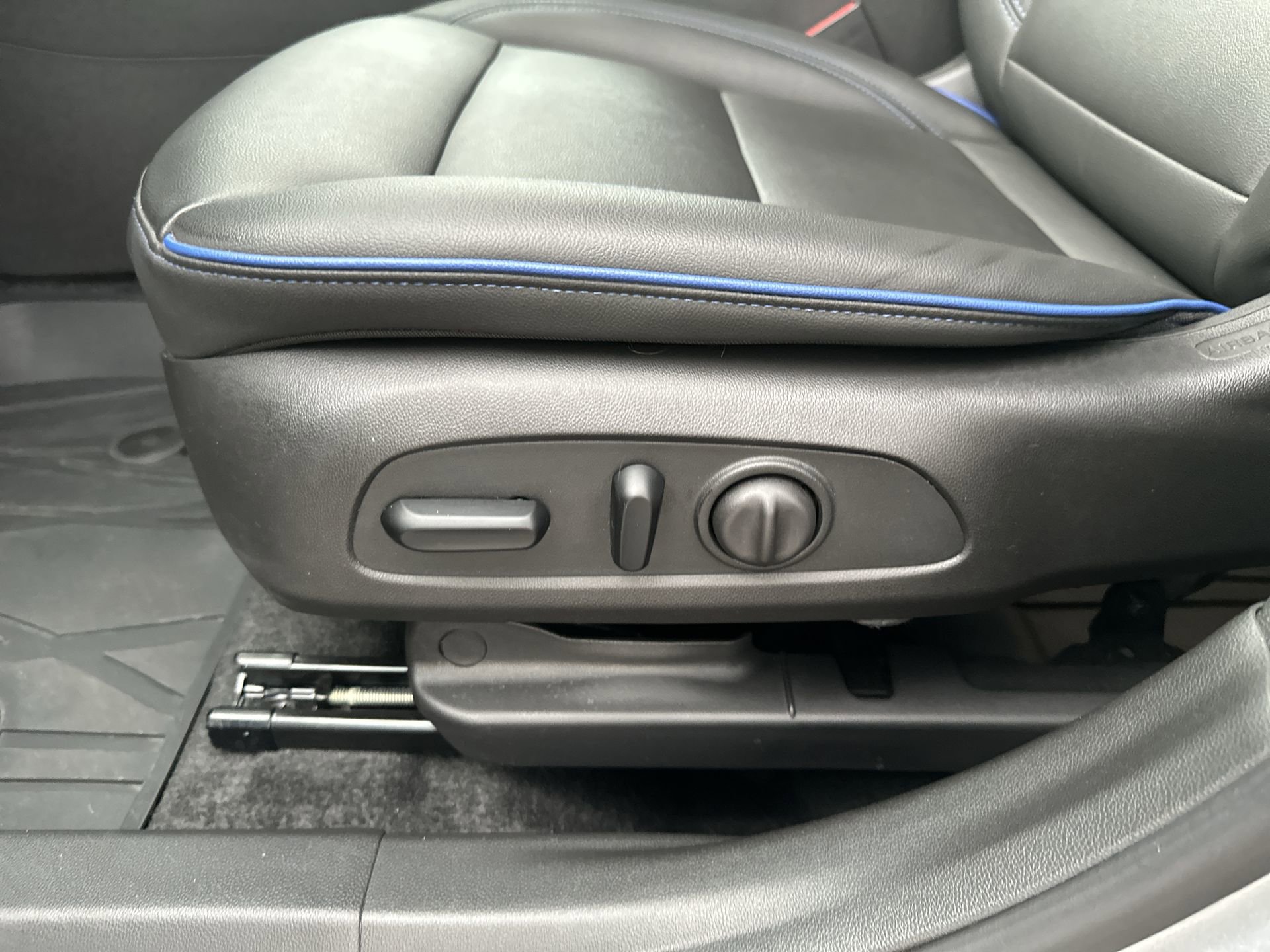 Certified 2024 Buick Envista Sport Touring w/ Convenience I Package FWD image 12