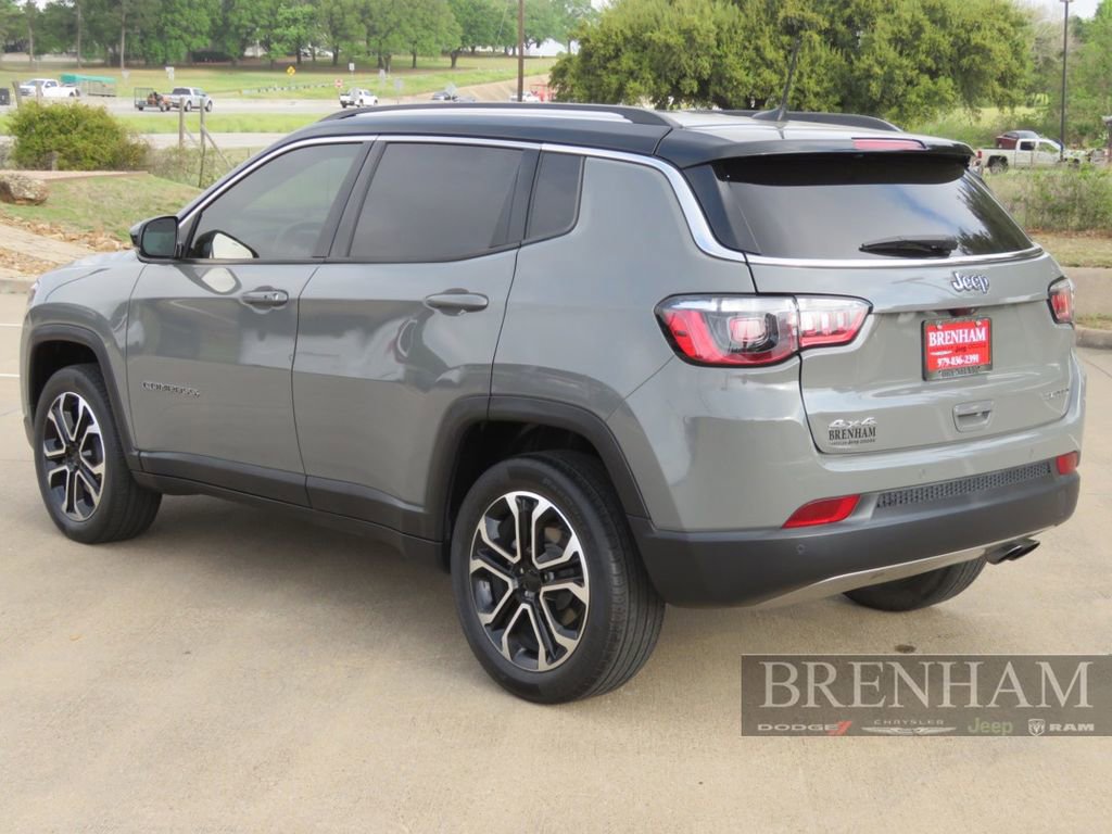 Used 2022 Jeep Compass Limited image 3