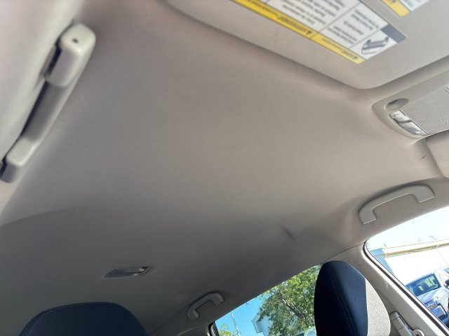 Used 2017 Nissan Rogue SV FWD image 18