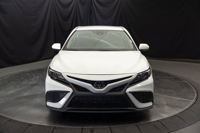 Used 2024 Toyota Camry SE w/ Cold Weather Package image 4