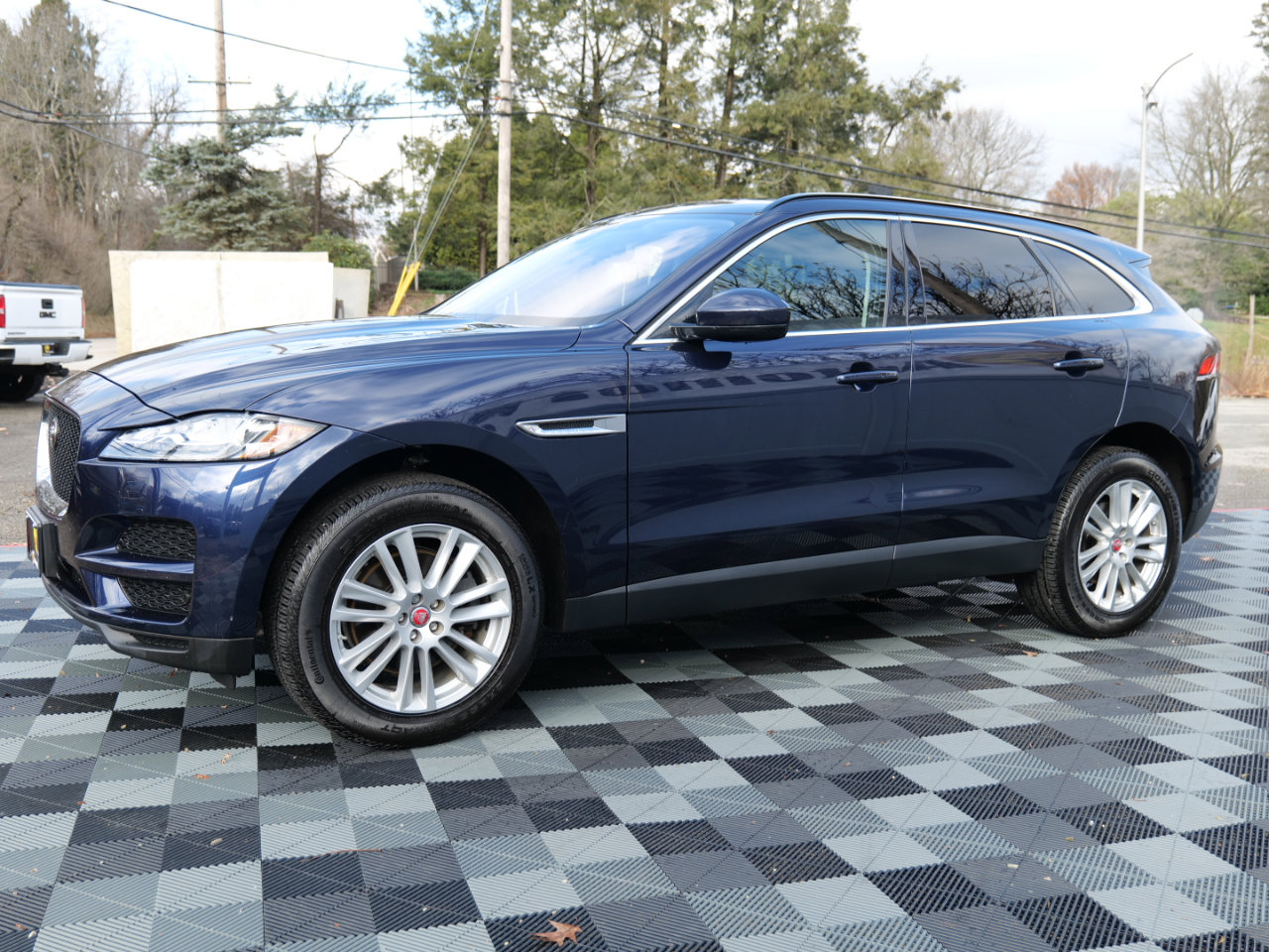 Used 2018 Jaguar F-PACE Prestige image 76