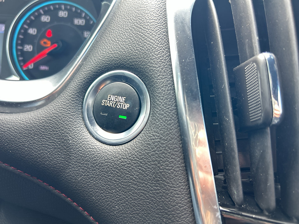 Used 2023 Chevrolet Traverse RS FWD image 31